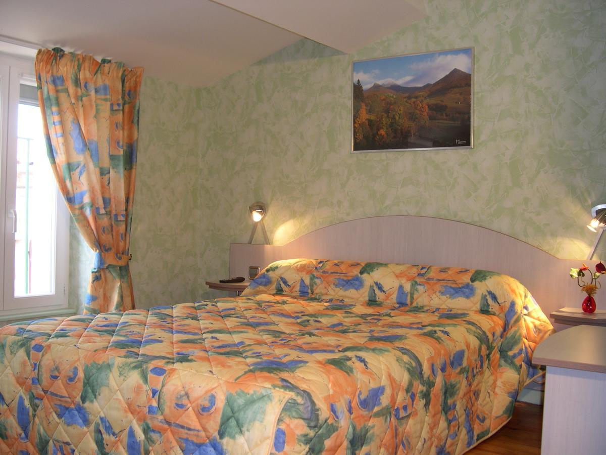 L'Ostalou Hotel Issoire Ngoại thất bức ảnh